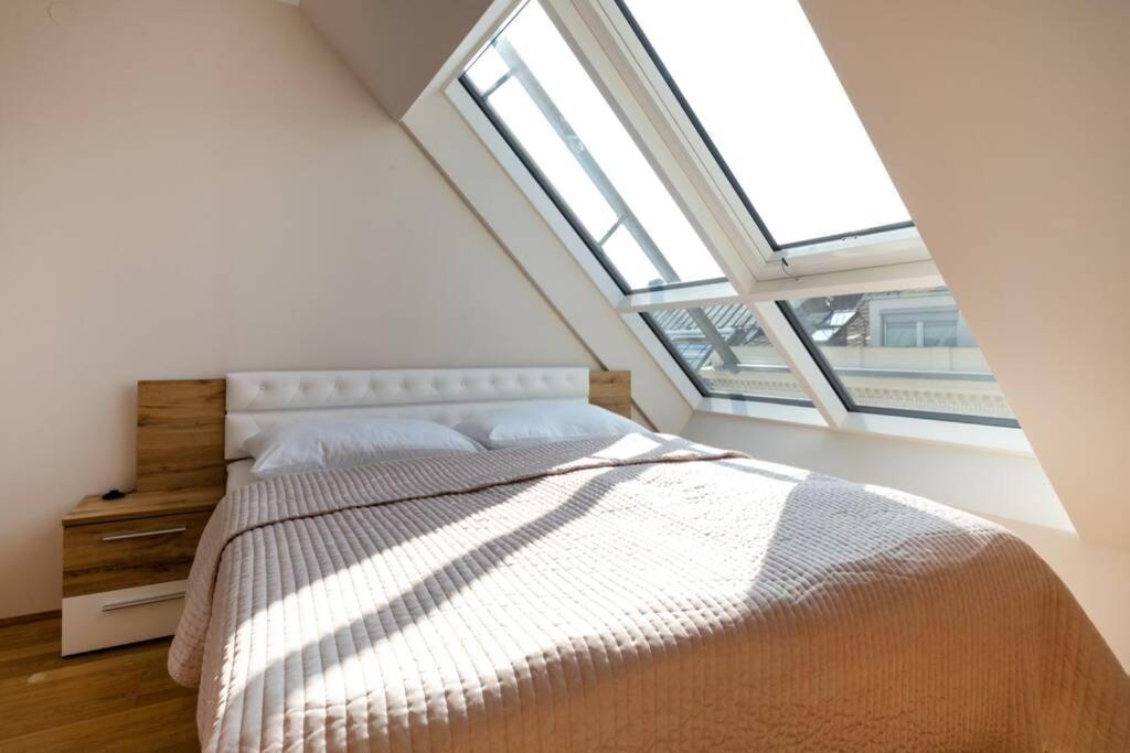 Grosses Penthouse #12 Mit Terrasse Und Aussicht Apartment Vienna Luaran gambar