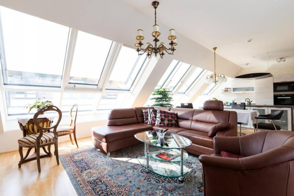 Grosses Penthouse #12 Mit Terrasse Und Aussicht Apartment Vienna Luaran gambar