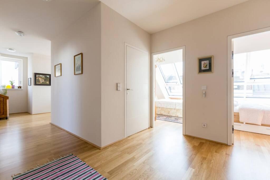 Grosses Penthouse #12 Mit Terrasse Und Aussicht Apartment Vienna Luaran gambar